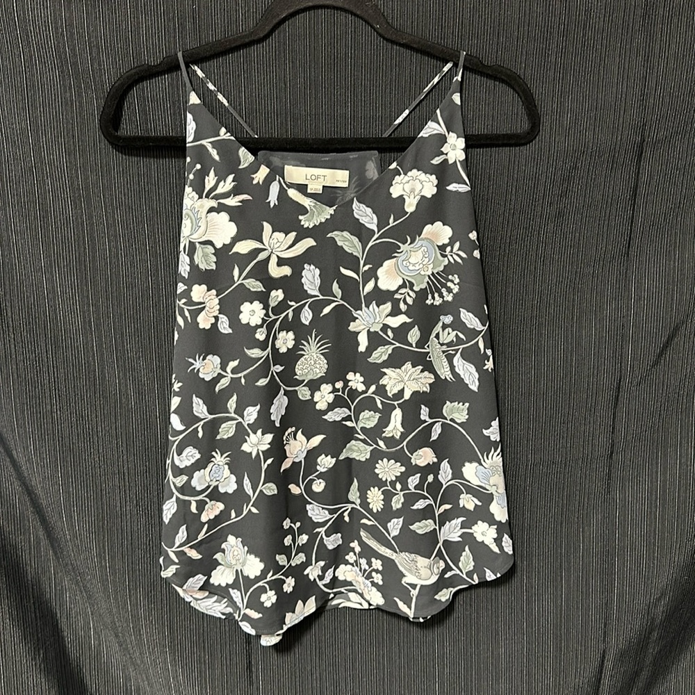 Loft brand Black ‎ w/ flowers top / Size SP / V-7
